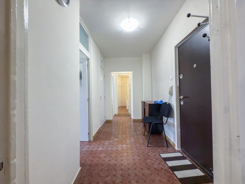 Dristor Apartament 2 camere  Mobilat  Spatios  Gata de mutat.