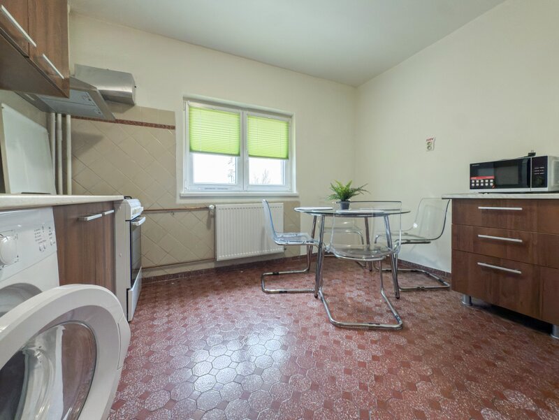 Dristor Apartament 2 camere  Mobilat  Spatios  Gata de mutat.