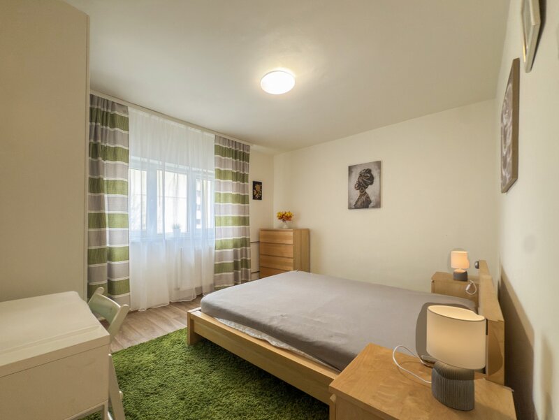 Dristor Apartament 2 camere  Mobilat  Spatios  Gata de mutat.